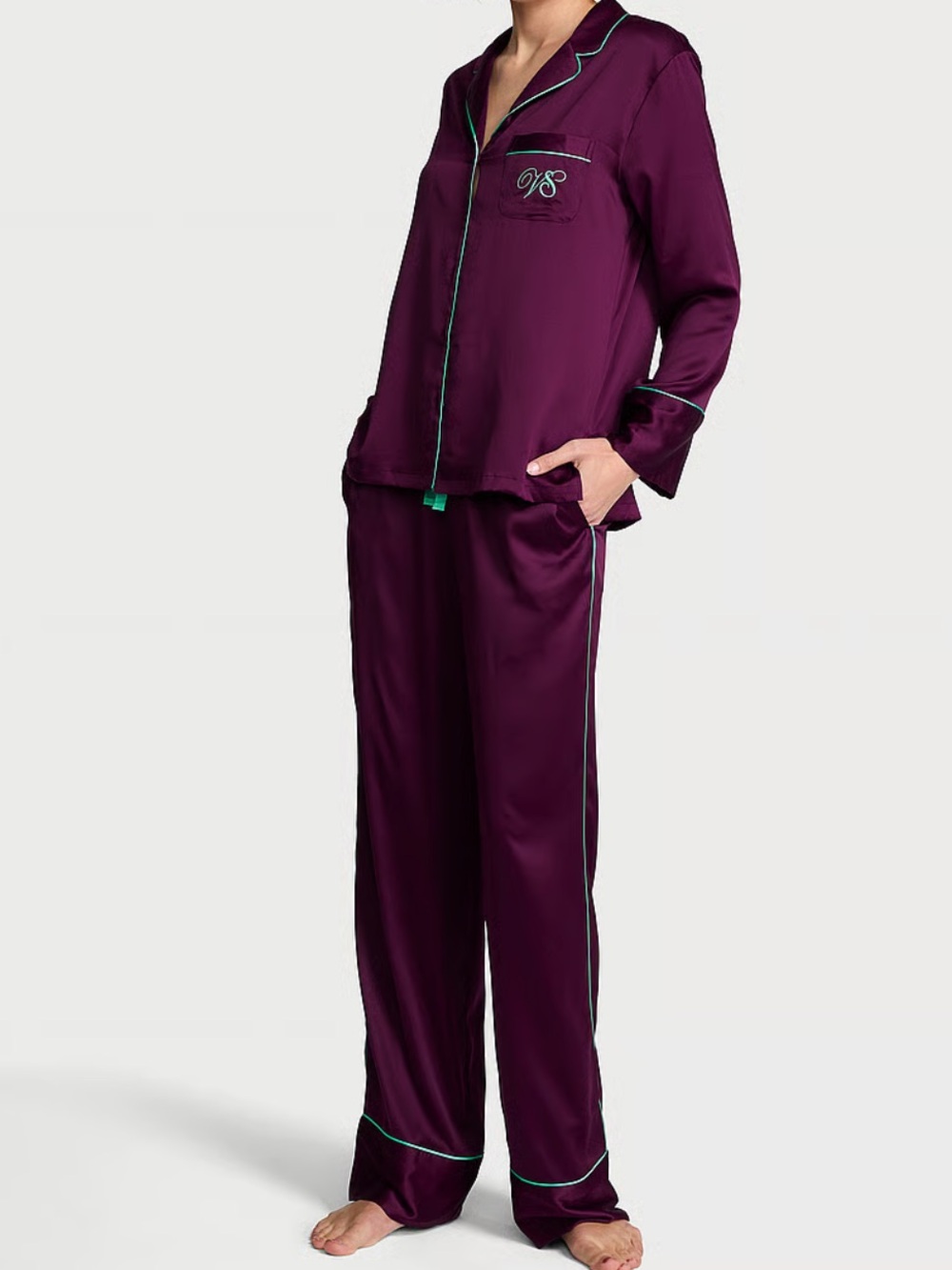 VICTORIA'S SECRET
Signature Satin Long Pajama Set